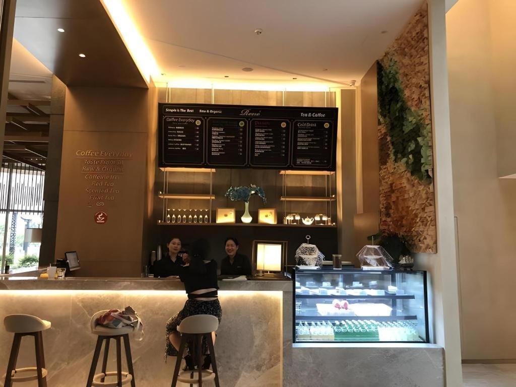 Royce Hotel Шънджън Екстериор снимка